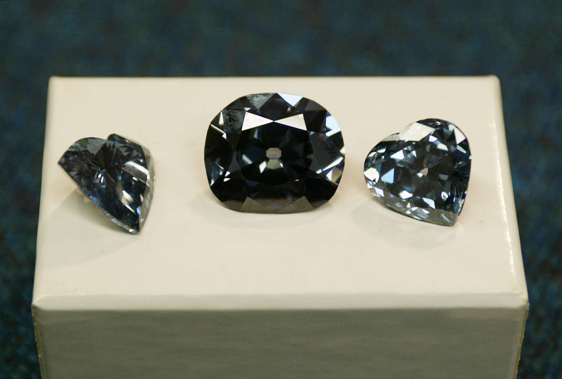 Replicas Show What Famed Hope Diamond Looked Like In 17th Century