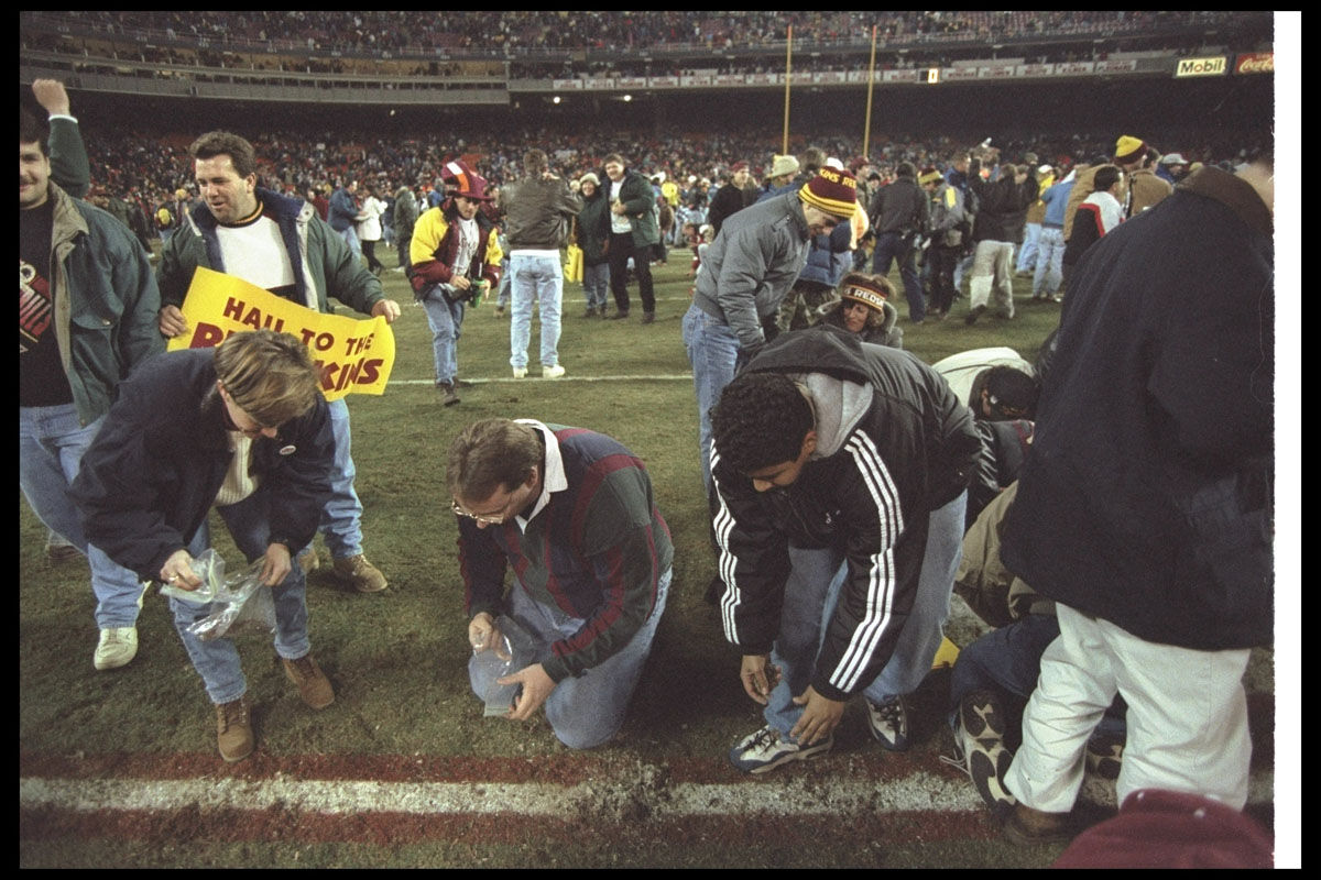 Chanting fans, flying seat cushions: Most amazing Redskins moments at RFK -  WTOP News