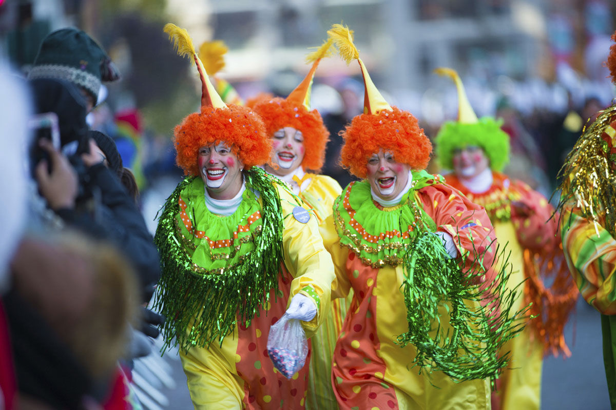 Clowns interact with the crowd at the 91st Macy's Thanksgiving Day Parade on Thursday, Nov. 23, 2017, in New York. (Photo by Scott Roth/Invision/AP)