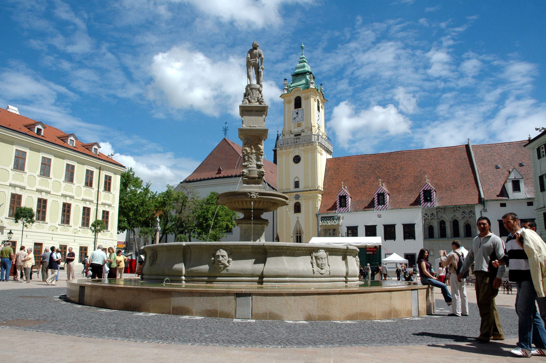 The Roland fountain and the Old Town Hall at Hlavni (main) Square in Bratislava, Slovakia, are seen on May 20, 2006. The Old Town district is the city's jewel, with cobblestone squares, narrow, labyrinthine streets and a castle offering sweeping views of the city and the Danube River. (AP Photo/Jan Koller, CTK)