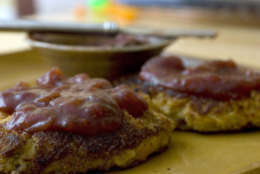 **FOR USE WITH AP LIFESTYLES**   Thanksgiving Fritters with sauce made from cranberry sauce and tomato salsa are seen in this Tuesday, Oct. 30, 2007 photo.  Every year Thanksgiving leftovers need a home and these fritters are just the place for them.   (AP Photo/Larry Crowe)