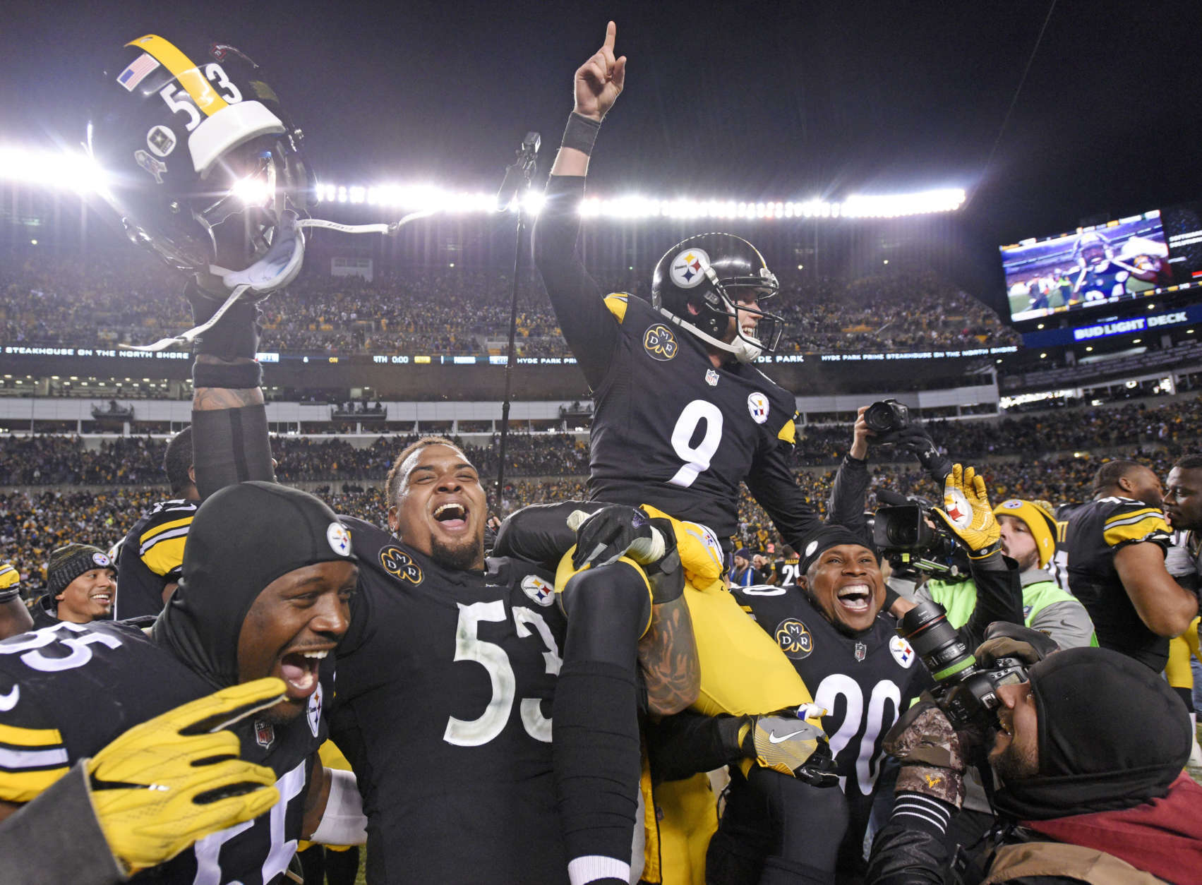 Pittsburgh Steelers kicker Chris Boswell (9) is carried off the field after kicking the game-winning field goal during the second half of an NFL football game against the Green Bay Packers in Pittsburgh, Sunday, Nov. 26, 2017. The Steelers won 31-28. (AP Photo/Don Wright)