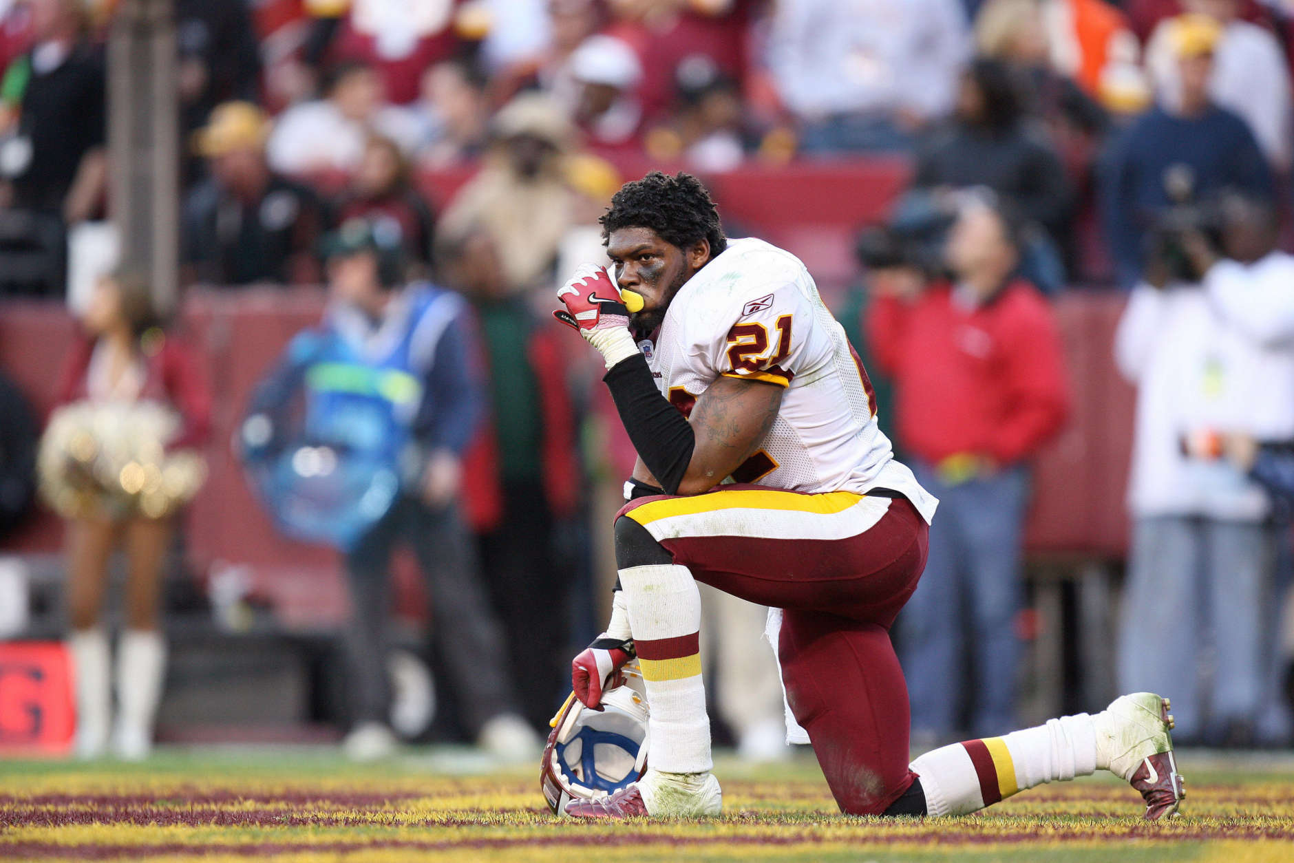 Washington Redskins defensive back Sean Taylor (21) looks on against Oakland during the second half at FedEx Field in Landover, Maryland on November 20, 2005. Oakland defeated Washington 16-13. (Photo by Allen Kee/Getty Images)