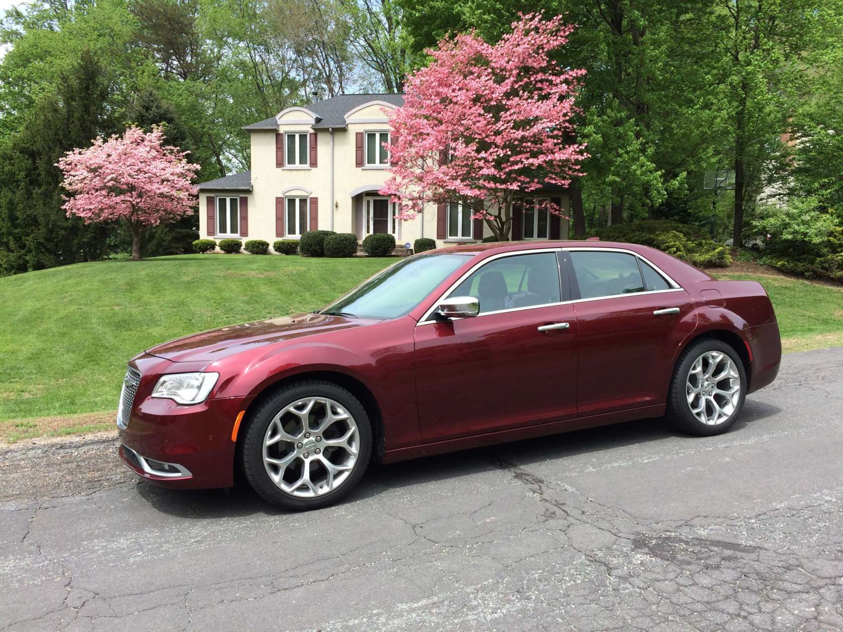 The Chrysler 300C Platinum is an intriguing car in the large sedan class with bold styling and a luxury interior. Car guy Mike Parris says it’s what a large premium sedan should be. (WTOP/Mike Parris) 