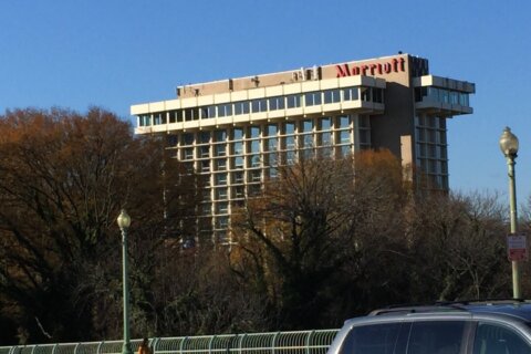Arlington Co. to condemn former Key Bridge Marriott hotel