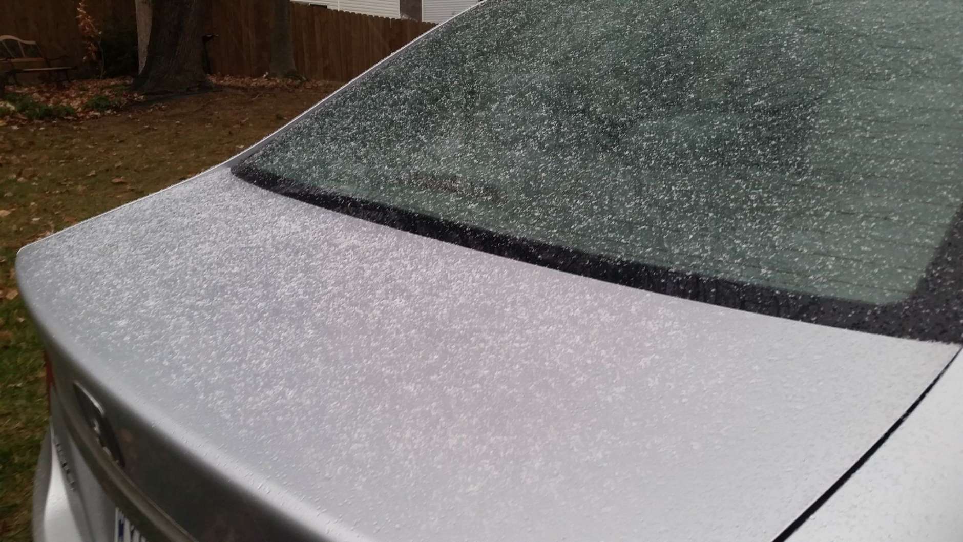 Snow begins to fall in Woodbridge, Virginia. (WTOP/Kathy Stewart)