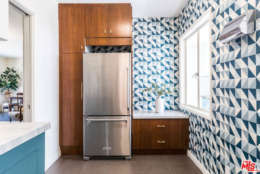 Wallpaper is back! Especially wallpaper with contemporary patterns. (Courtesy Trulia)