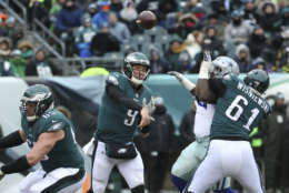 Philadelphia Eagles' Nick Foles in action during the first half of an NFL football game against the Dallas Cowboys, Sunday, Dec. 31, 2017, in Philadelphia. (AP Photo/Chris Szagola)