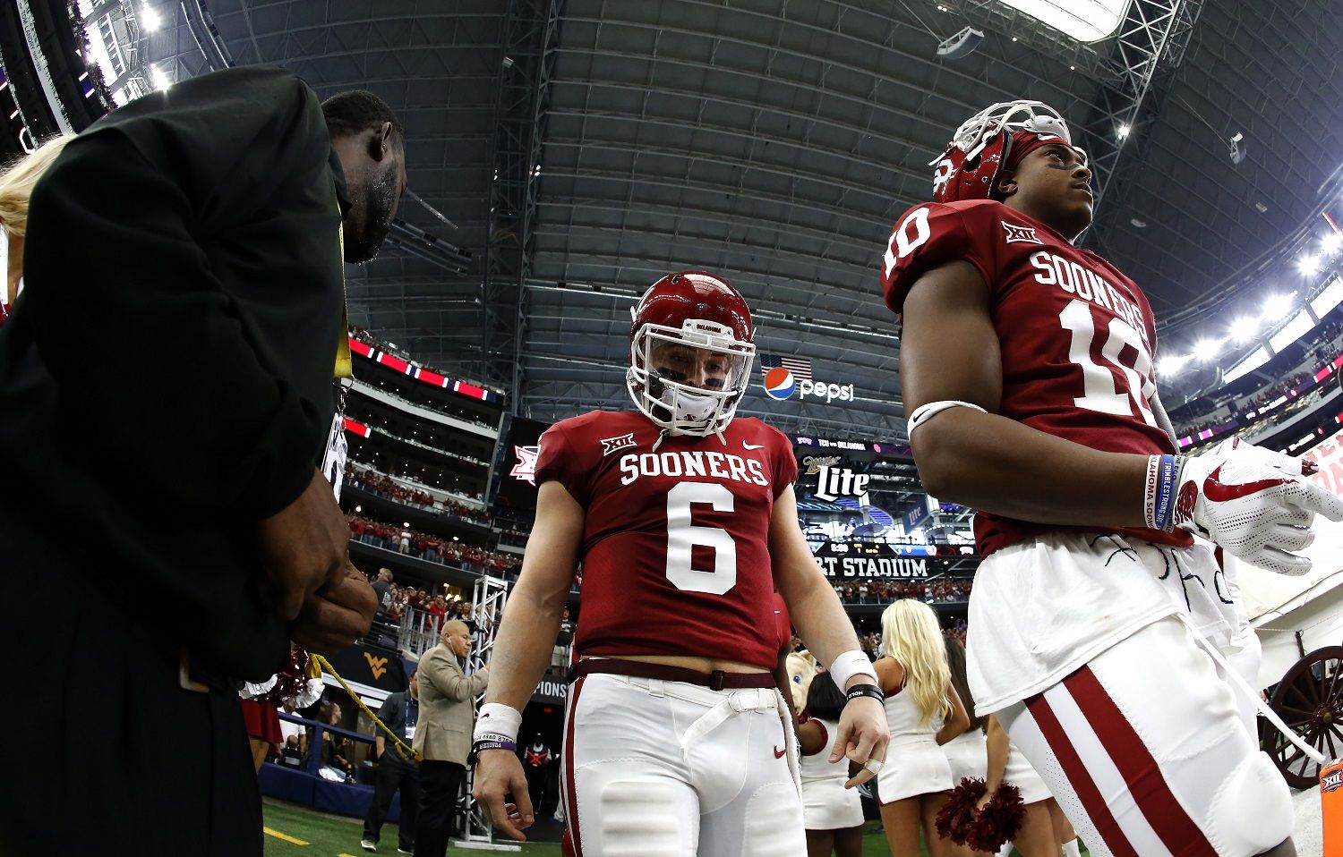 ARLINGTON, TX - DECEMBER 2: Baker Mayfield #6 of the Oklahoma Sooners takes the field with teammates before playing the TCU Horned Frogs during the first half at AT&amp;T Stadium on December 2, 2017 in Arlington, Texas. OU won 41-17. (Photo by Ron Jenkins/Getty Images)