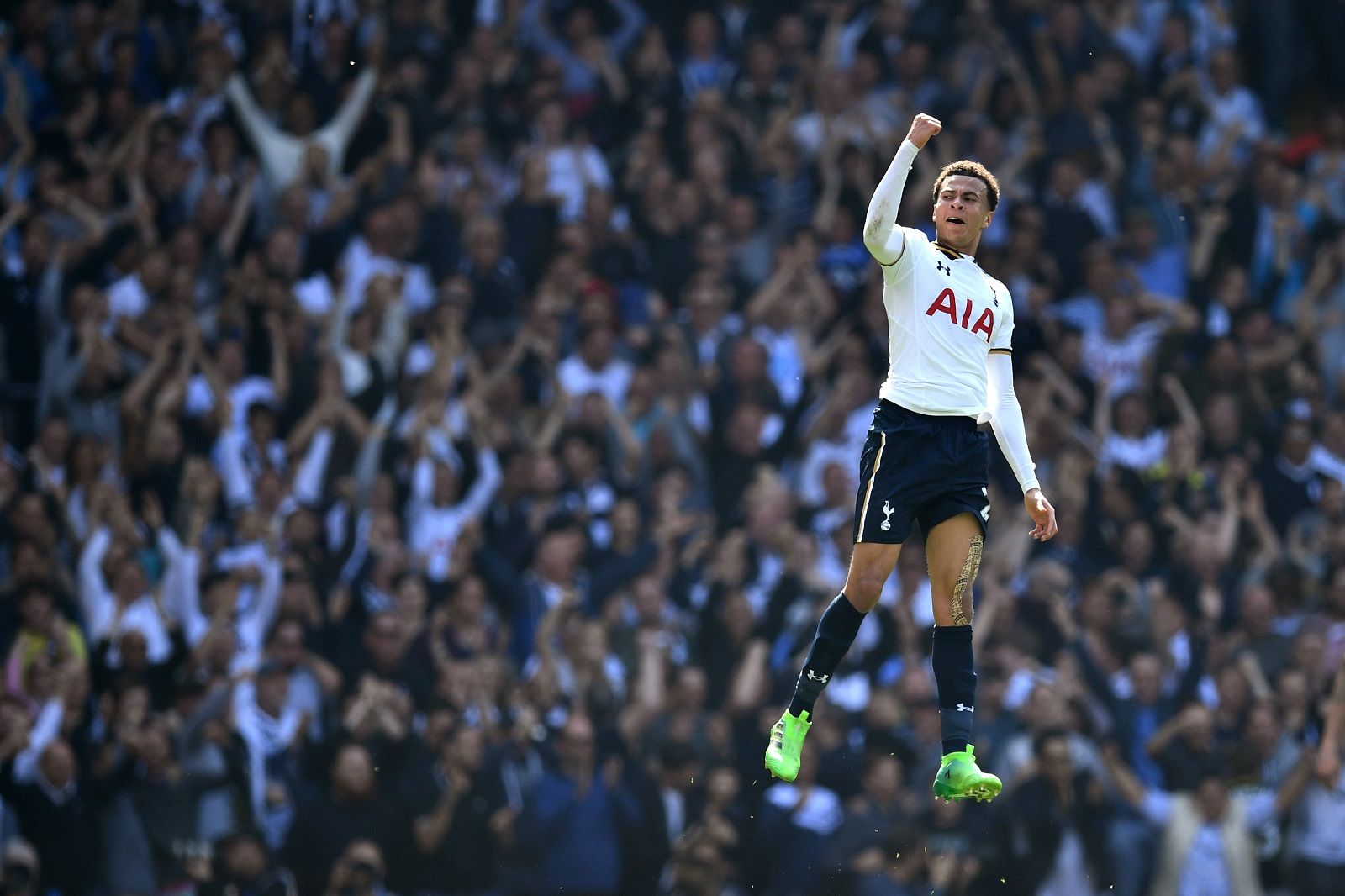 LONDON, ENGLAND - APRIL 08: Dele Alli of Tottenham Hotspur celebrates scoring his sides first goal during the Premier League match between Tottenham Hotspur and Watford at White Hart Lane on April 8, 2017 in London, England.  (Photo by Dan Mullan/Getty Images)