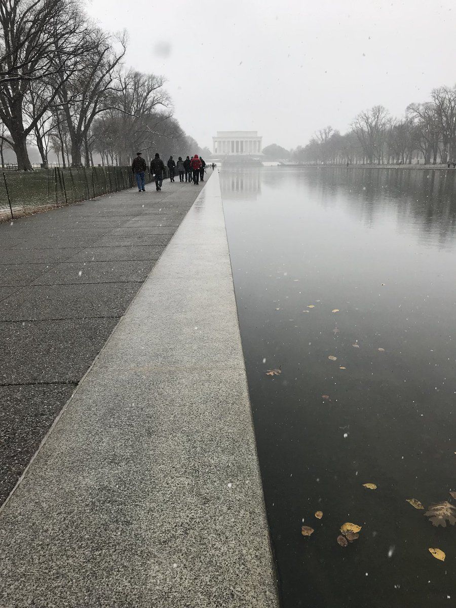 Twitter user Eric Druxman (@druxman) shared a photo of the gray, snowy weather on the mall. (Courtesy Twitter/ @Druxman) 