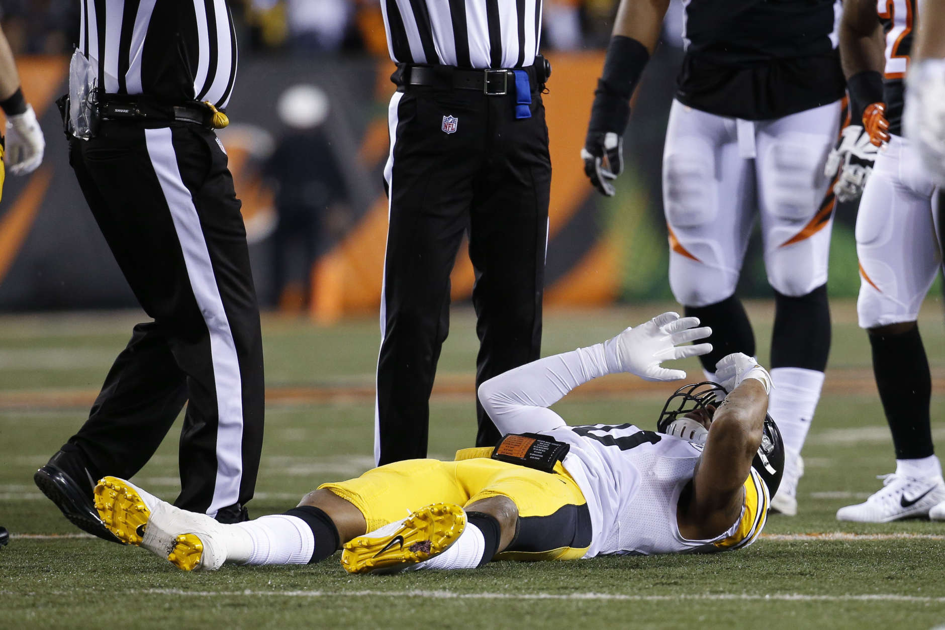 Pittsburgh Steelers inside linebacker Ryan Shazier lies on the field after an apparent injury in the first half of an NFL football game against the Cincinnati Bengals, Monday, Dec. 4, 2017, in Cincinnati. (AP Photo/Frank Victores)