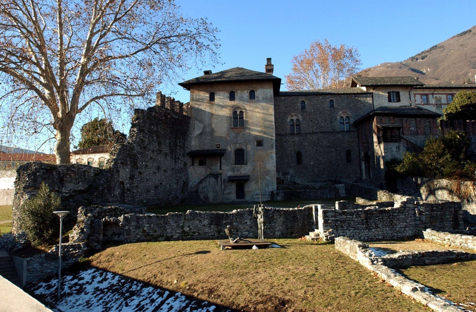 The Castle of Locarno, southern Switzerland is pictured, Tuesday, Jan. 4, 2005. Only a small part of the original stronghold, the old wall at left, is visible. Italian military architecture historian Marino Vigano assumes, that it could have been the italian universal genius Leonardo da Vinci, who worked also as military architect from 1478 to 1506 for different regents, who designed the stronghold of the Castle of Locarno, southern Switzerland, as Swiss newspaper "Tages-Anzeiger" reported Tuesday. Vigano has no direct proof for his theory, but strong evidence. It would be the last existing building conceptualized by Leonardo da Vinci, if Vigano's theory proves true.  (AP Photo/Keystone, Karl Mathis)