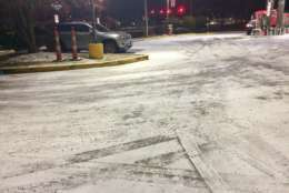 A dusting of snow in Frederick, Maryland, which could make the roads icy. (WTOP/Nick Iannelli)