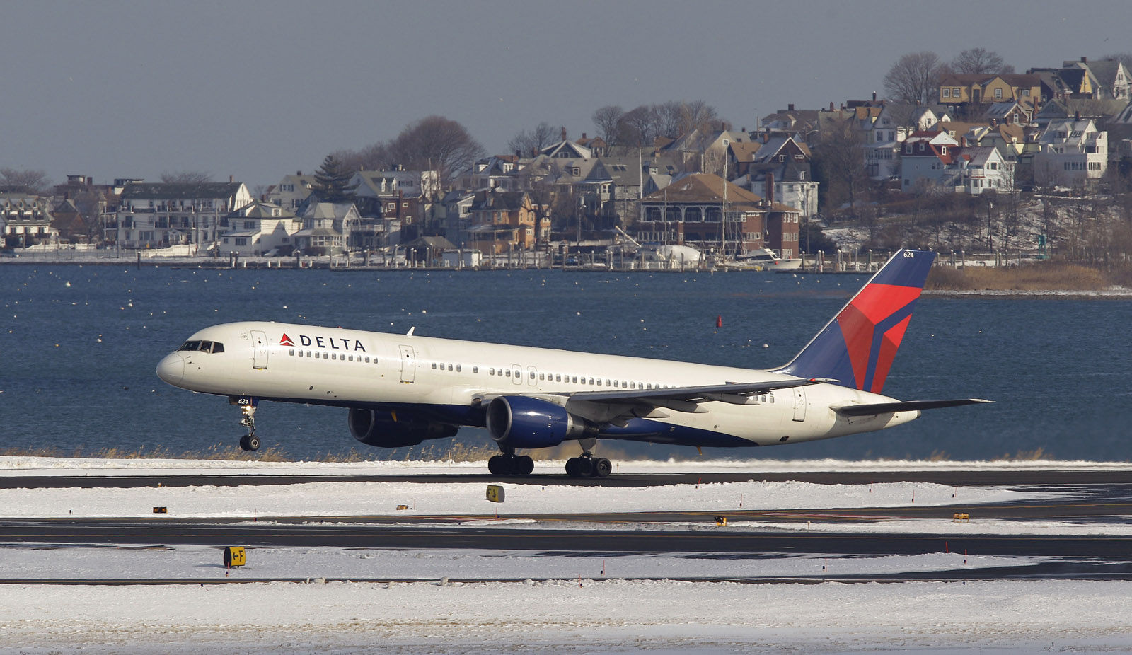 Delta Airlines was ranked the number one airline in 2017 according The Wall Street Journal's Middle Seat scorecard. The airline ranked number one overall and in on-time arrivals. File. (AP Photo/Stephan Savoia)