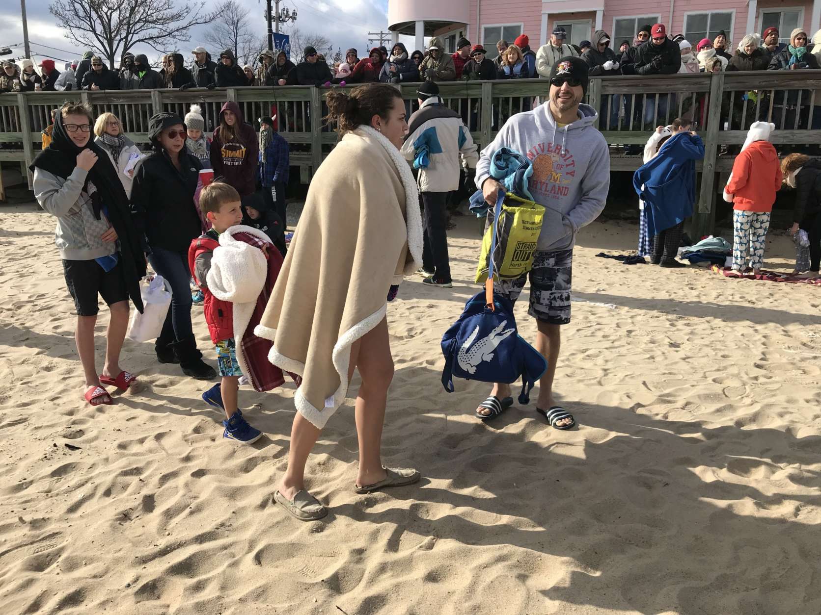 Many plungers brought blankets to bundle themselves in pre- and post-dunk. (WTOP/Michelle Basch)