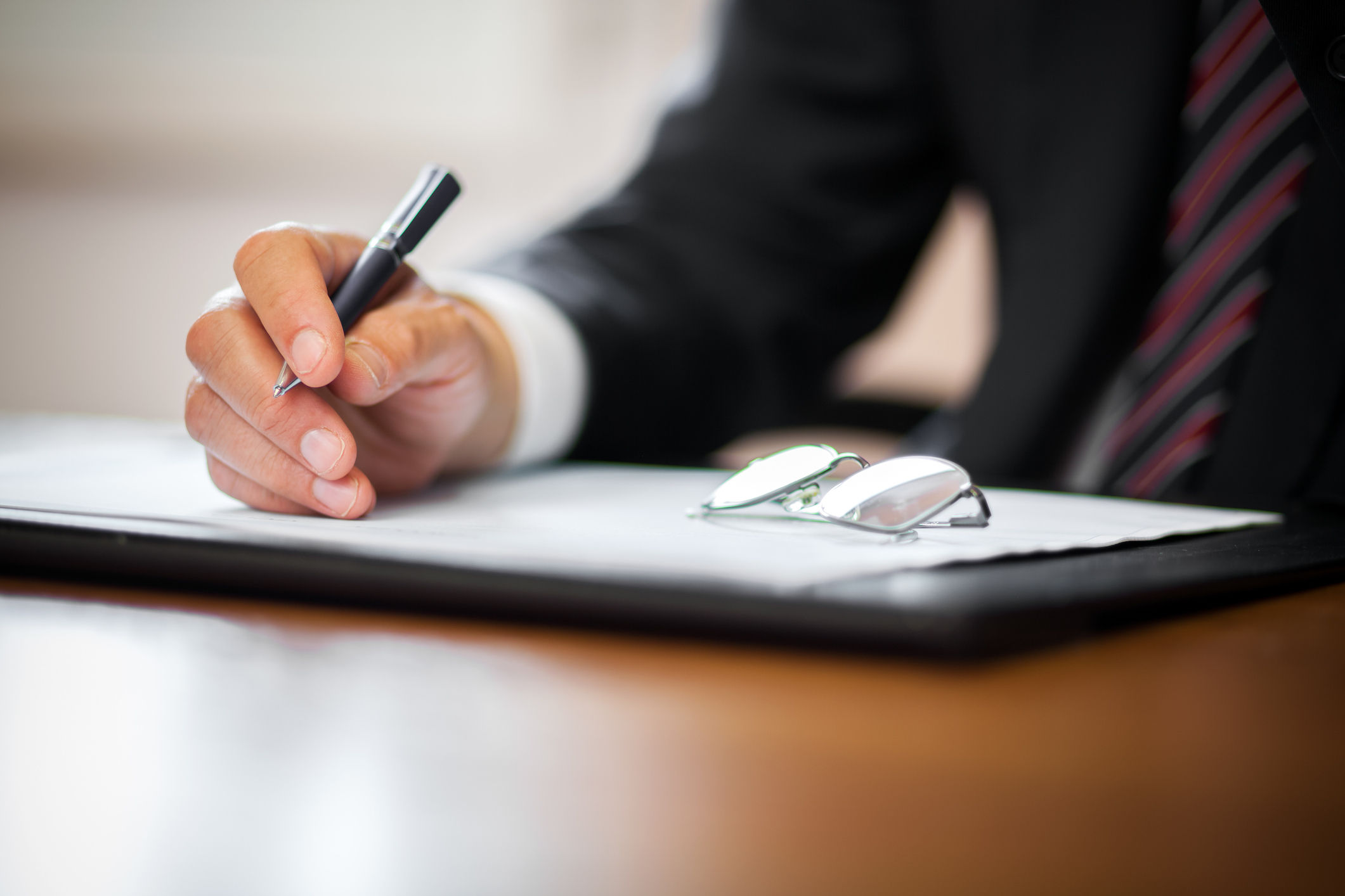 25 best jobs that pay 100K WTOP News