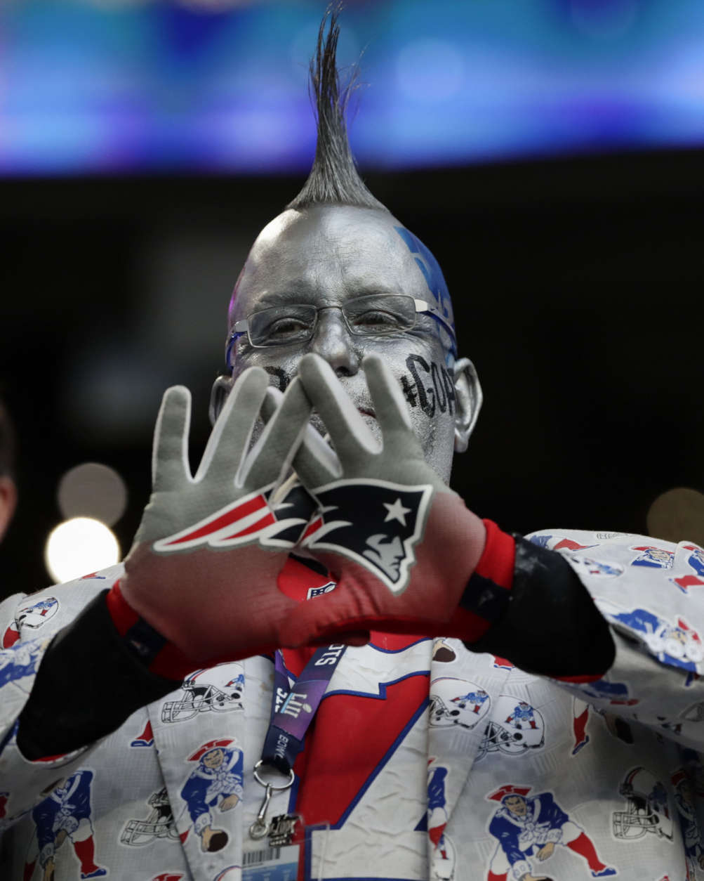 A New England Patriots fan poses before the NFL Super Bowl 52 football game against the Philadelphia Eagles, Sunday, Feb. 4, 2018, in Minneapolis. (AP Photo/Frank Franklin II)