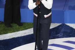 MINNEAPOLIS, MN - FEBRUARY 04:  Singer-Actor Leslie Odom Jr. sings "America the Beautiful" prior to Super Bowl LII between the New England Patriots and the Philadelphia Eagles at U.S. Bank Stadium on February 4, 2018 in Minneapolis, Minnesota.  (Photo by Christian Petersen/Getty Images)