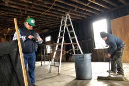 Crews begin work to repair the fire damage at Hank Dietle's Tavern. (WTOP/John Aaron)