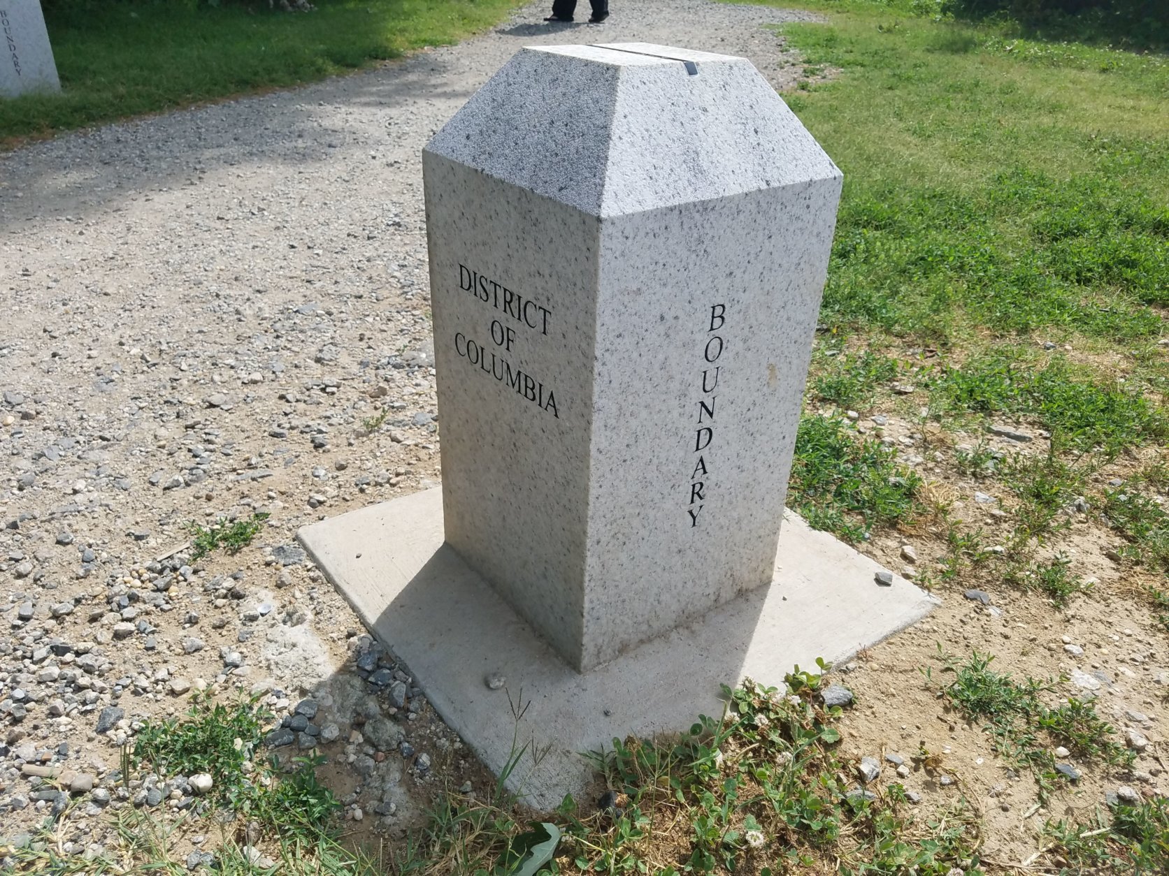 A D.C. boundary marker near the Jones Point Lighthouse. (WTOP/William Vitka)