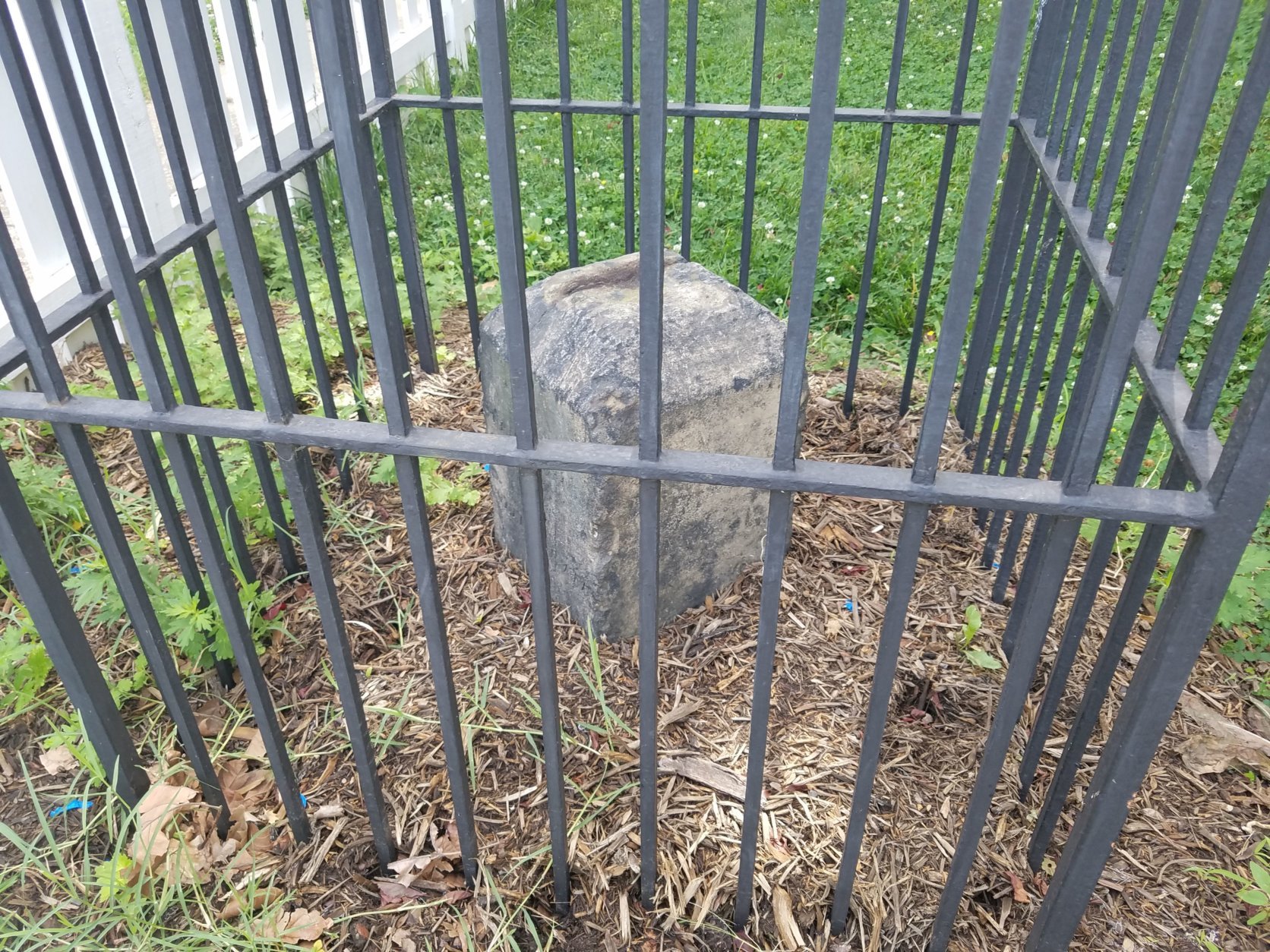 The SW1 Boundary Stone in Alexandria, Virginia. (WTOP/Will