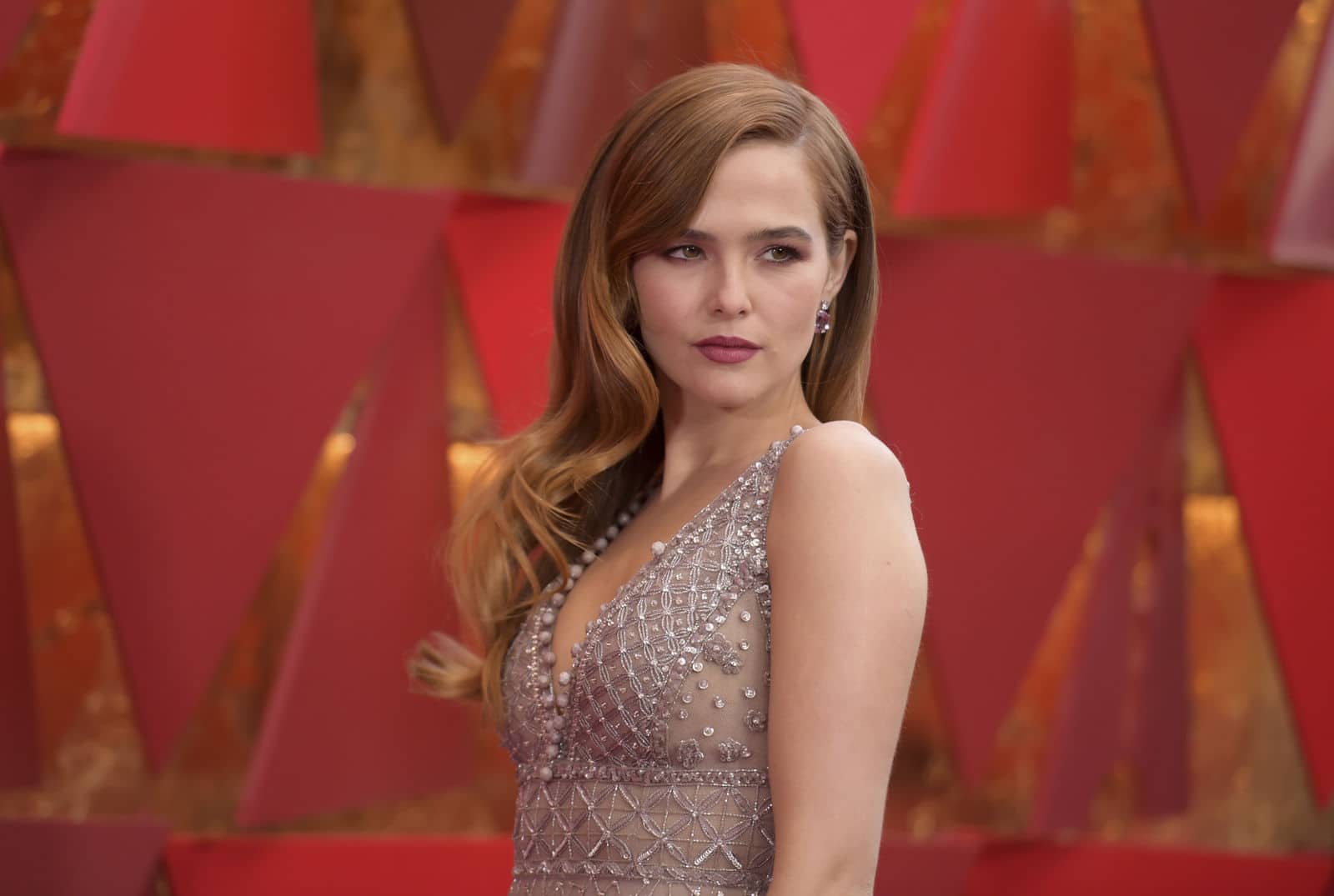 Zoey Deutch arrives at the Oscars on Sunday, March 4, 2018, at the Dolby Theatre in Los Angeles. (Photo by Richard Shotwell/Invision/AP)