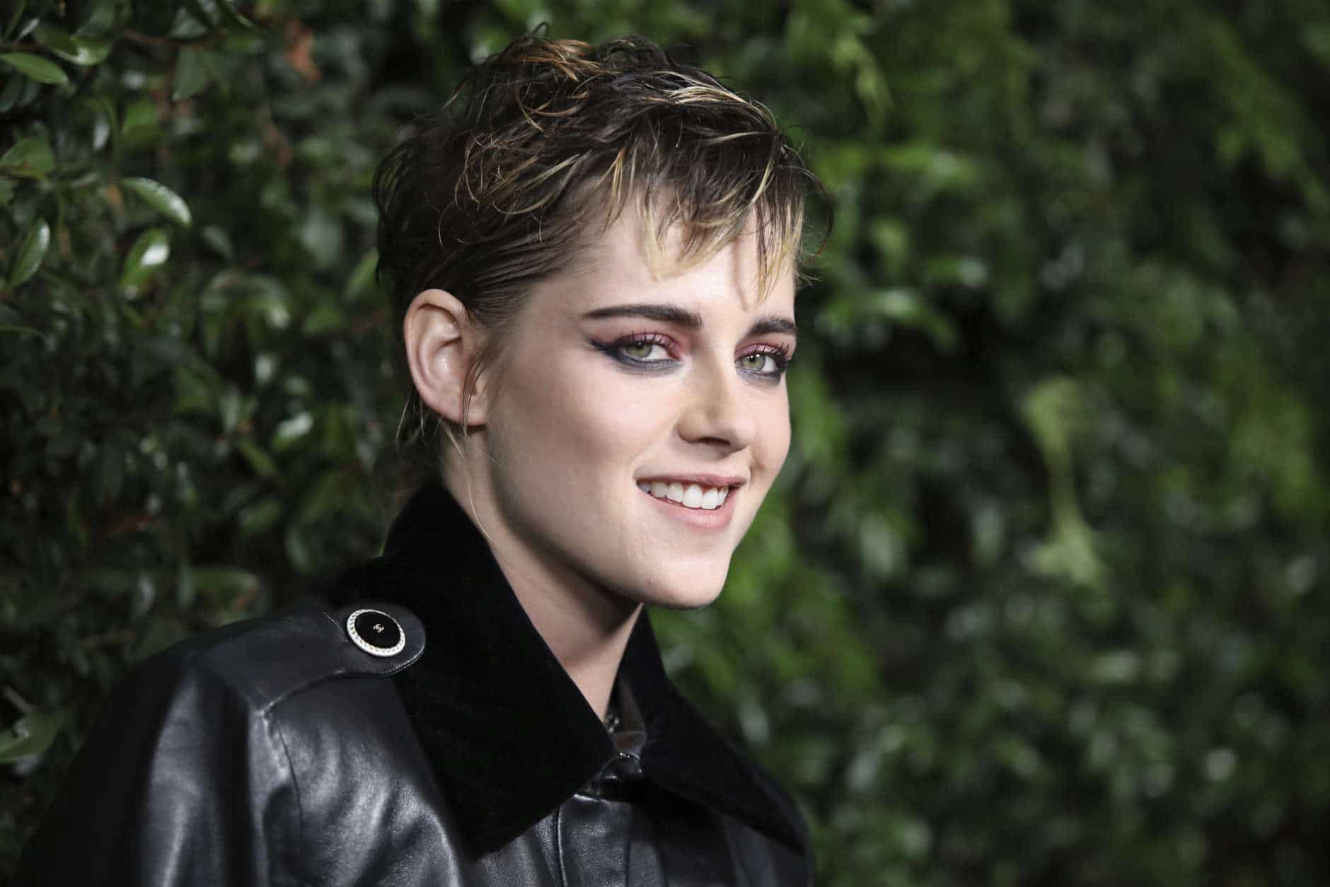 Kristen Stewart arrives at the CHANEL Pre-Oscar Dinner at Madeo Restaurant on Saturday, March 3, 2018, in Los Angeles. (Photo by Omar Vega/Invision/AP)