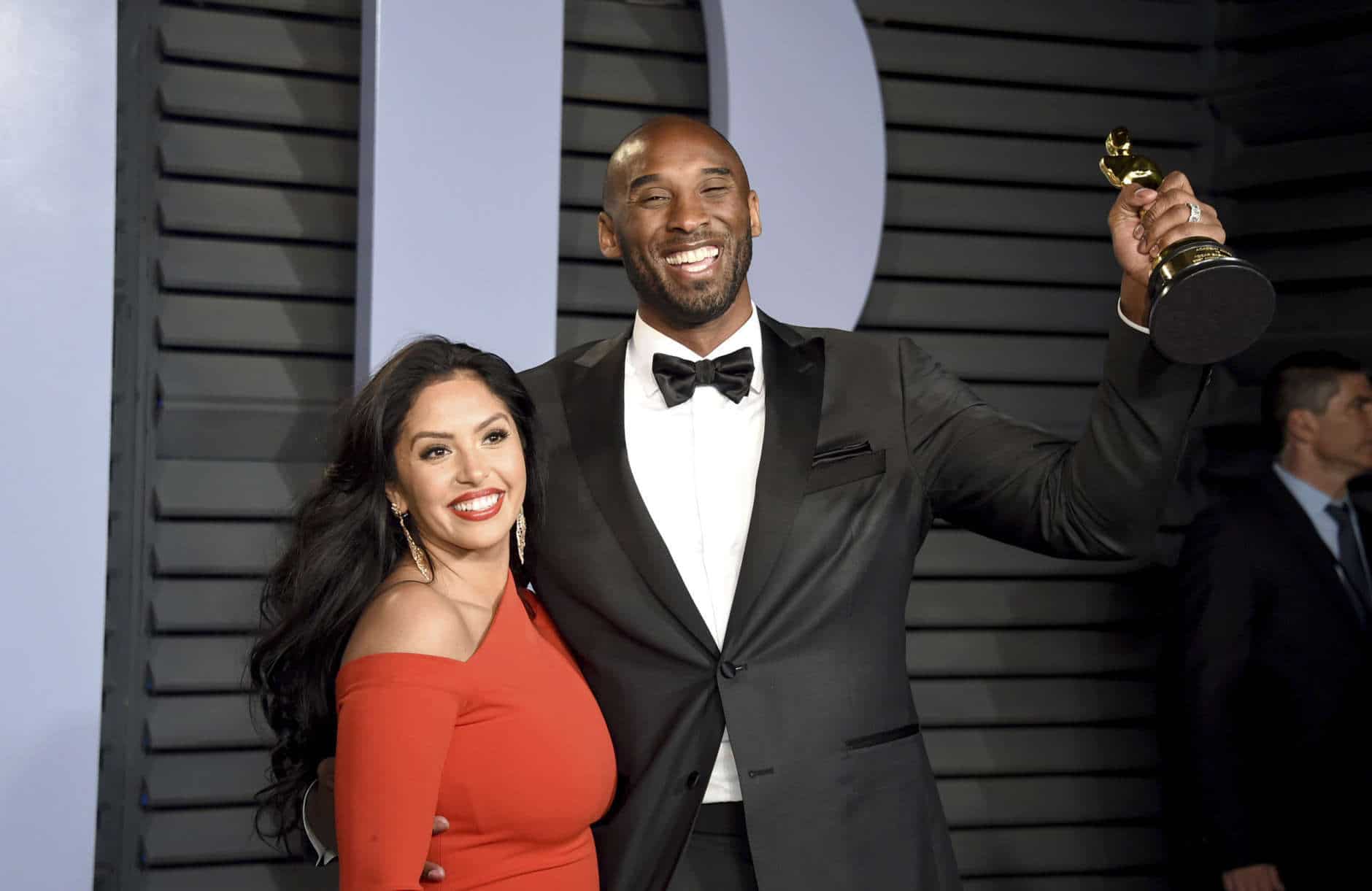 Vanessa Bryant, left, and Kobe Bryant, winner of the award for best animated short for "Dear Basketball", arrive at the Vanity Fair Oscar Party on Sunday, March 4, 2018, in Beverly Hills, Calif. (Photo by Evan Agostini/Invision/AP)