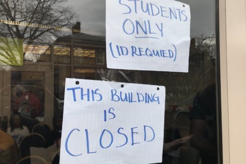 As Howard student protests continue, alumni group backs president