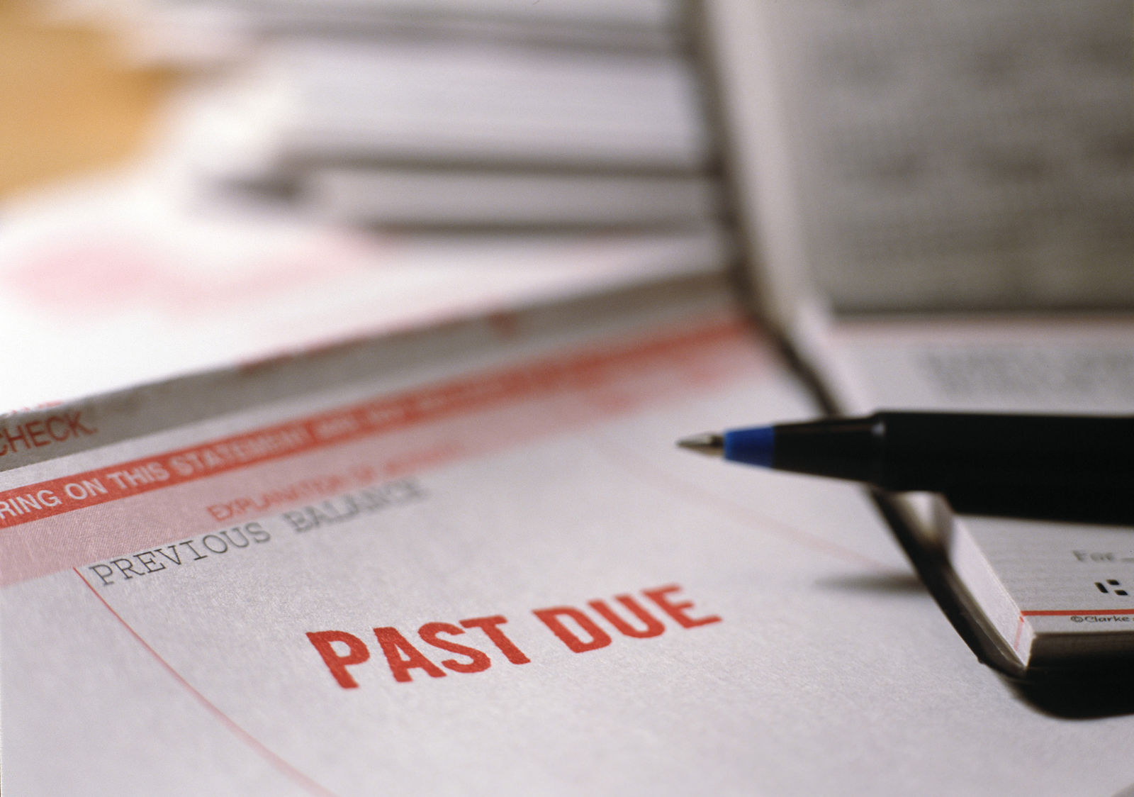 No matter how good you are at managing money, you've probably let a bill due date fall through the cracks, at least once. Here are some ways to minimize the damage. (Thinkstock)