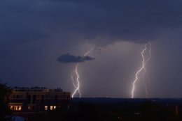 Distant lightning closing in on the D.C. area. (WTOP/Dave Dildine) 