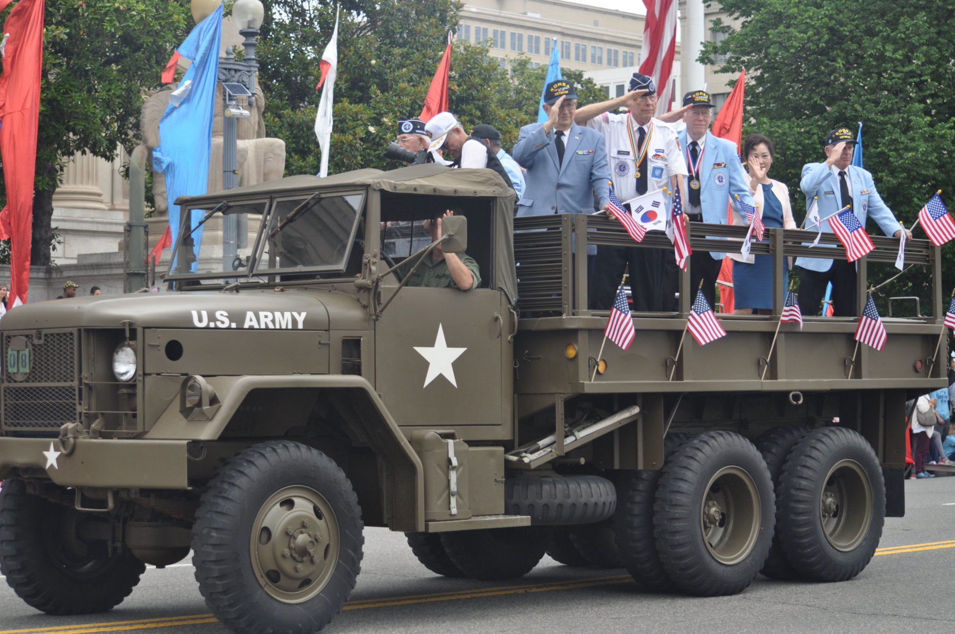 A float honoring the fallen heroes from the Revolutionary War to today is seen at the 2018 National Memorial Day Parade in D.C. (Monique Blyther/WTOP)