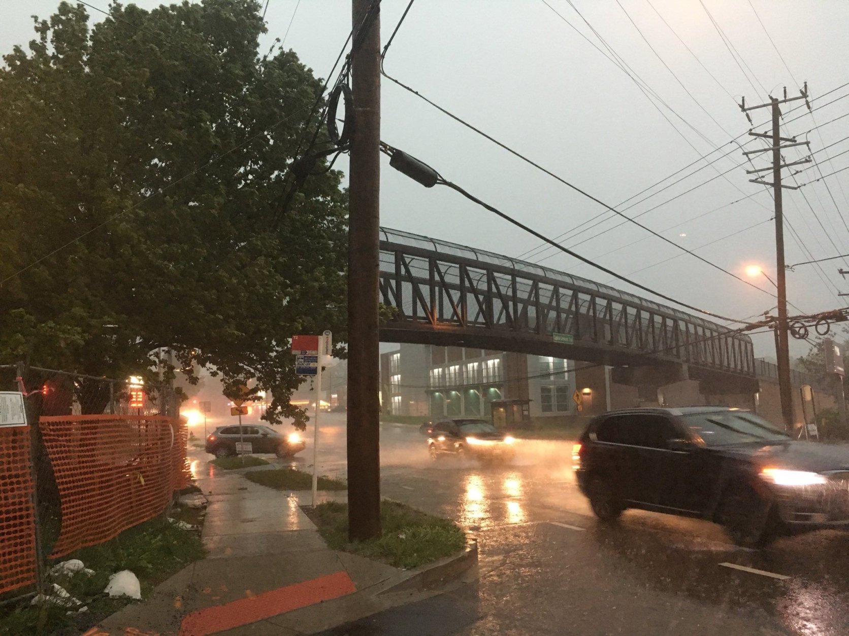 Heavy rains along River Rd. in Bethesda. (WTOP/Mike Murrillo)