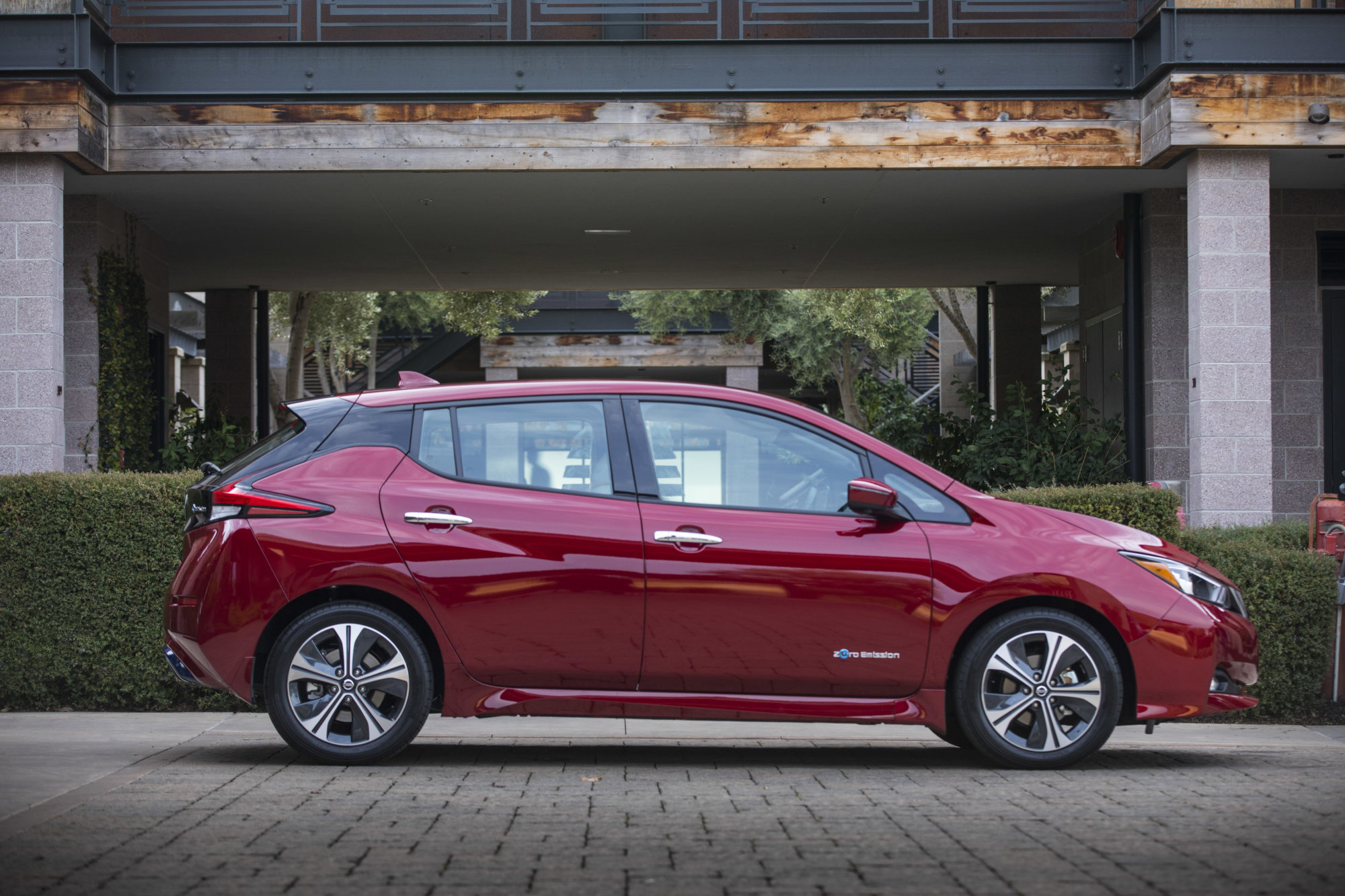 nissan-bmw-offer-pepco-customers-ev-rebates-wtop-news