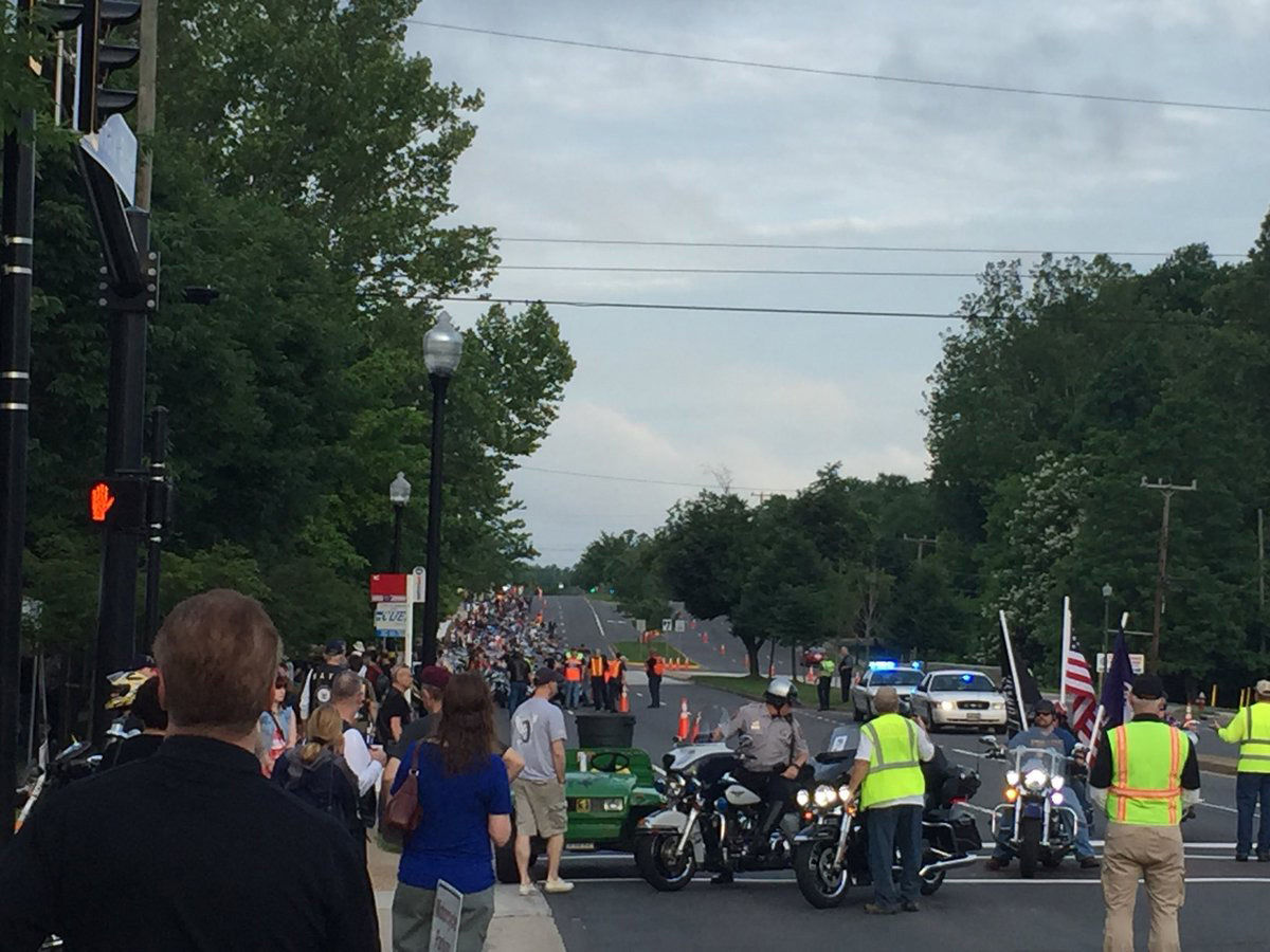 A view from Route 50 in Fairfax as thousands of bikers prepare to head out to the Pentagon to join Rolling Thunder. (WTOP/John Domen)