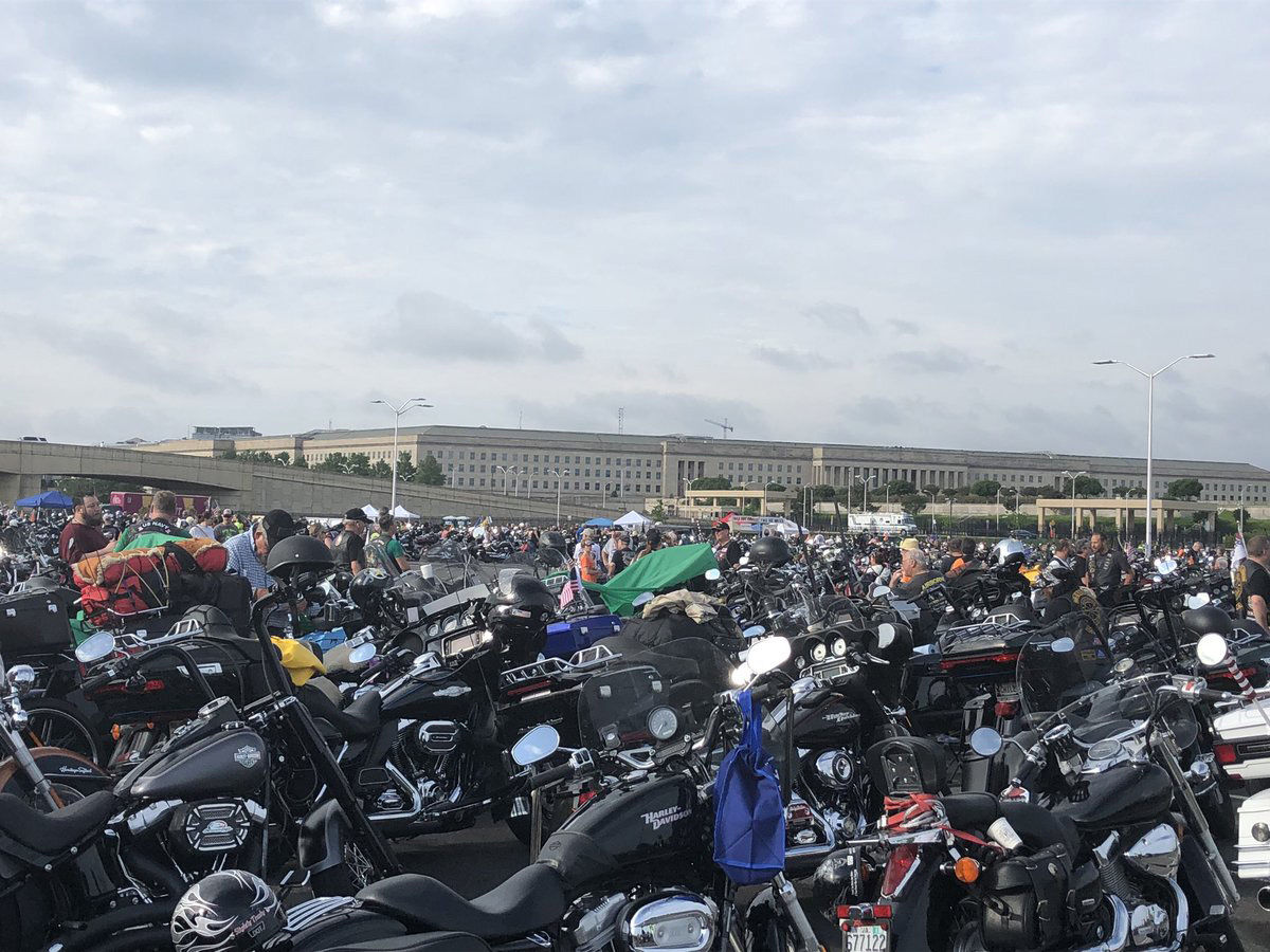 Thousands of motorcycles in front of the Pentagon waiting for the start of the 31st Rolling Thunder Ride for Freedom. "This is beyond belief," said one veteran in from Rhode Island. (WTOP/Melissa Howell)
