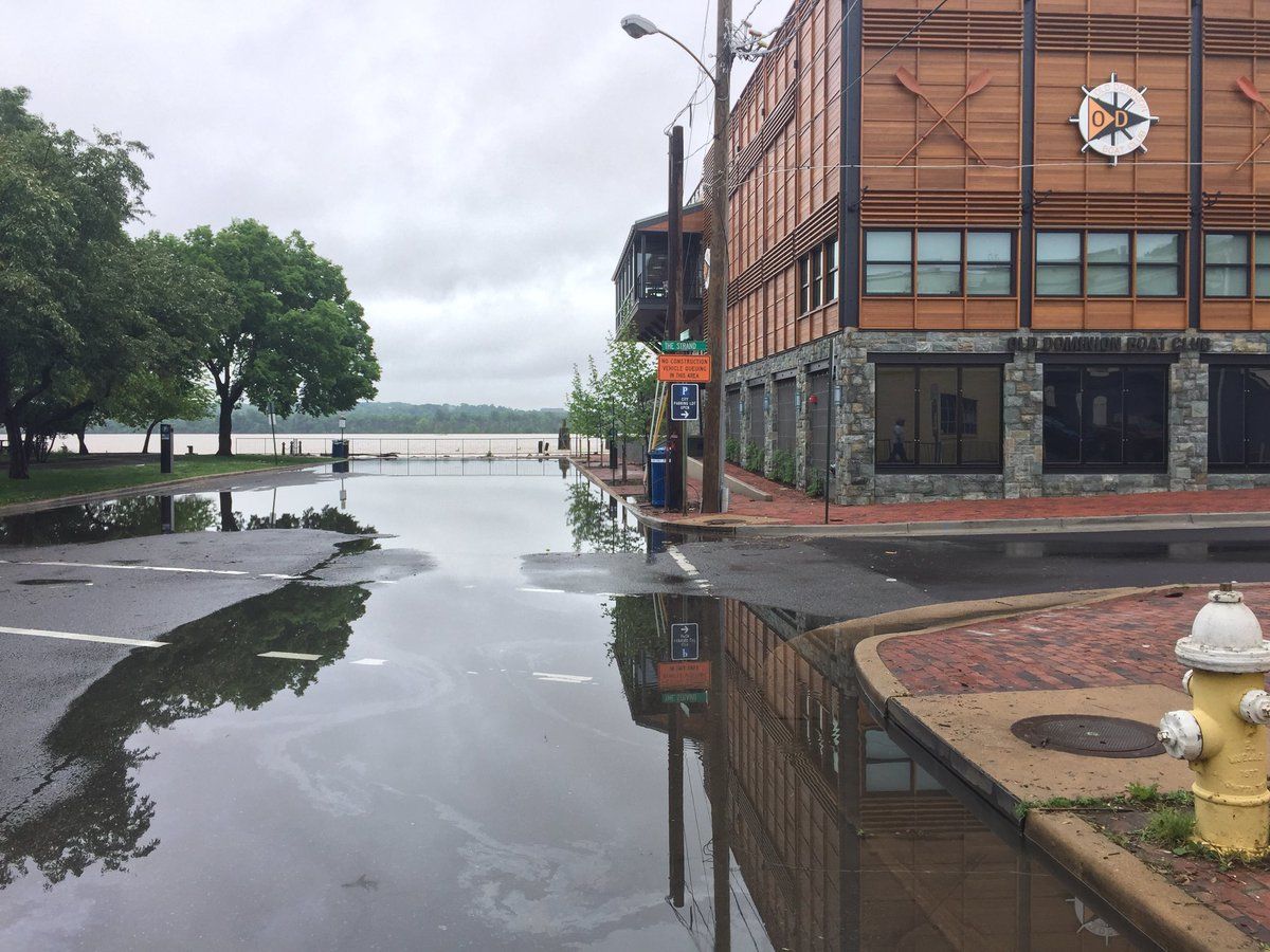 Crews are monitoring areas of the region prone to flooding, like Old Town Alexandria. (WTOP/Kristi King)