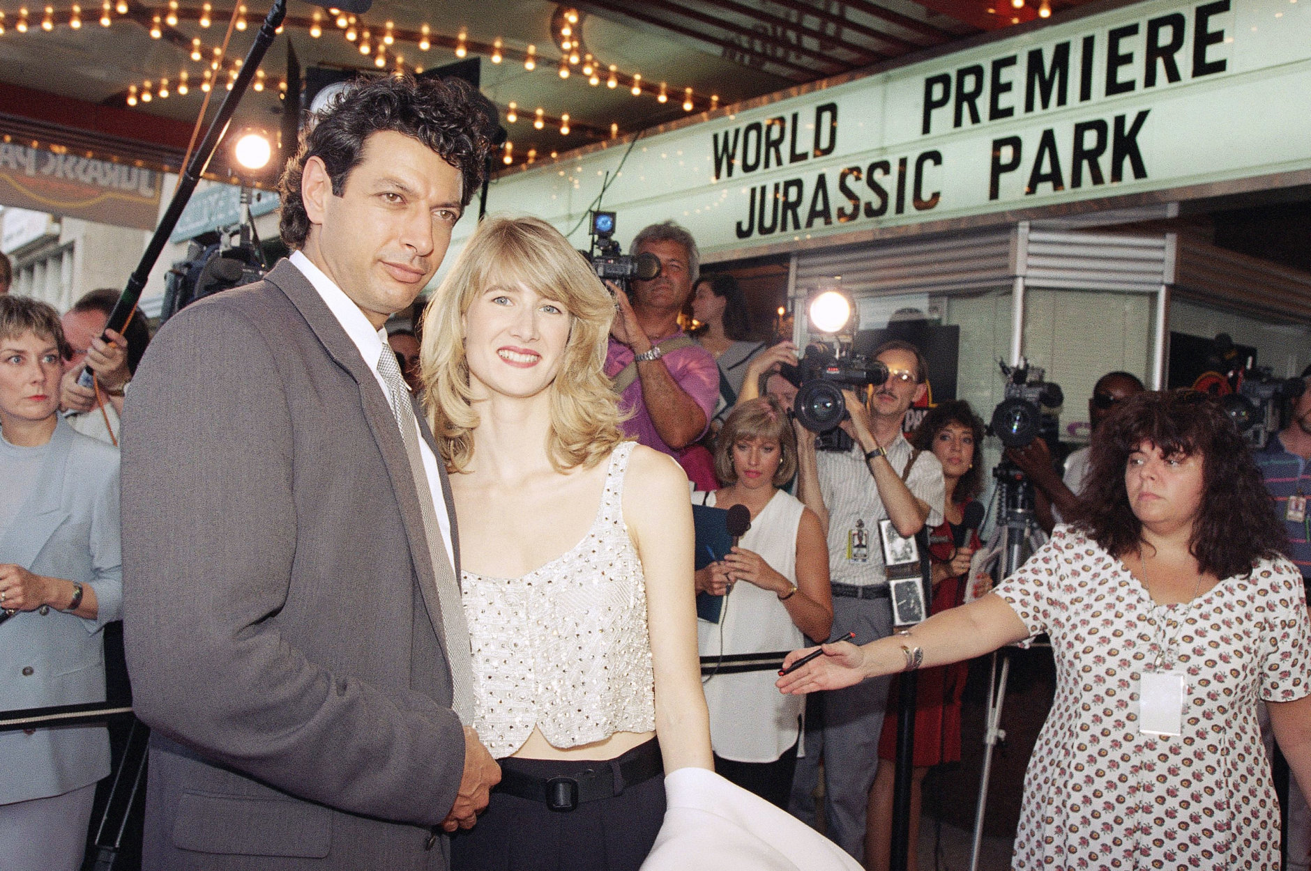"Jurassic Park" co-stars Jeff Goldblum and Laura Dern appear at the premiere of the Steven Spielberg-directed dinosaur thriller in Washington, June 9, 1993. The opening was a benefit for the children's defense fund. (AP Photo/Joe Marquette)