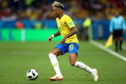 ROSTOV-ON-DON, RUSSIA - JUNE 17:  Neymar Jr of Brazil during the 2018 FIFA World Cup Russia group E match between Brazil and Switzerland at Rostov Arena on June 17, 2018 in Rostov-on-Don, Russia.  (Photo by Buda Mendes/Getty Images)