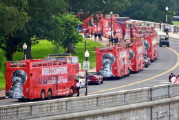 Parkway Drive near Memorial Bridge is blocked for the tour bus staging as of 8:55 a.m. (WTOP/Dave Dildine)