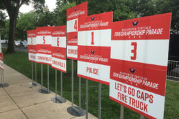 Line up signs being placed near the Lincoln Memorial. (WTOP/Mike Murillo)