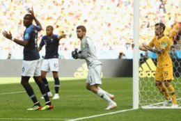KAZAN, RUSSIA - JUNE 16: Paul Pogba of France celebrates after scoring his side's second goal as Socceroos goalkeeper Mathew Ryan looks on during the 2018 FIFA World Cup Russia group C match between France and Australia at Kazan Arena on June 16, 2018 in Kazan, Russia.  (Photo by Robert Cianflone/Getty Images)