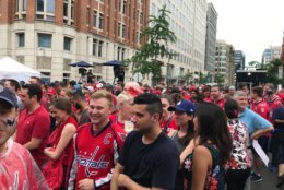 Washington Capitals fans gather in front of the National portrait Gallery for the pregame concert. (WTOP/Dick Uliano)