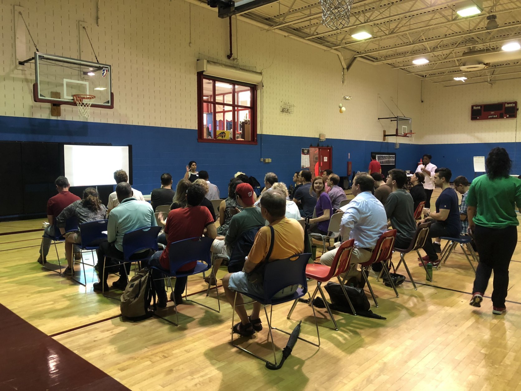 The District Department of Transportation met with community members in the 14th Street corridor Saturday to discuss traffic decongestion and potential bus route improvements. (WTOP/Melissa Howell)