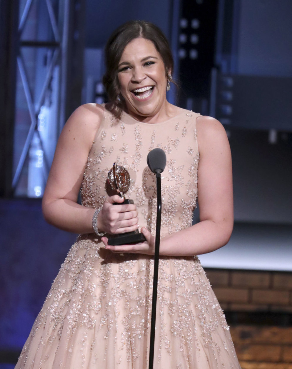 Lindsay Mendez accepts the award for best performance by an actress in a featured role in a musical for "Rodgers &amp; Hammerstein's Carousel" at the 72nd annual Tony Awards at Radio City Music Hall on Sunday, June 10, 2018, in New York. (Photo by Michael Zorn/Invision/AP)