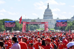 A wide view of the rally stage and thousands of fans in front of the Capitol Building. (WTOP/Dave Dildine)
