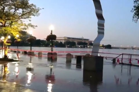 Potomac River floods Georgetown waterfront