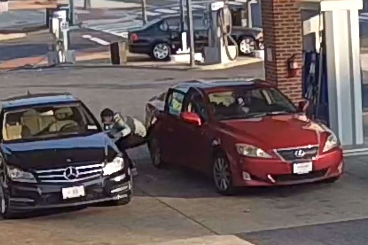 DC Council chairman’s girlfriend carjacked at gas station WTOP News