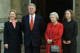 U.S. President Bill Clinton, Britain's Queen Elizabeth II, first lady Hillary Rodham Clinton, left, and Clinton's daughter Chelsea, right, stand for photographers outside Buckingham Palace in London Thursday, December 14, 2000. Clinton met with the Queen on the final day of his three-day visit to Ireland, Northern Ireland and England.  (AP Photo/Ron Edmonds)